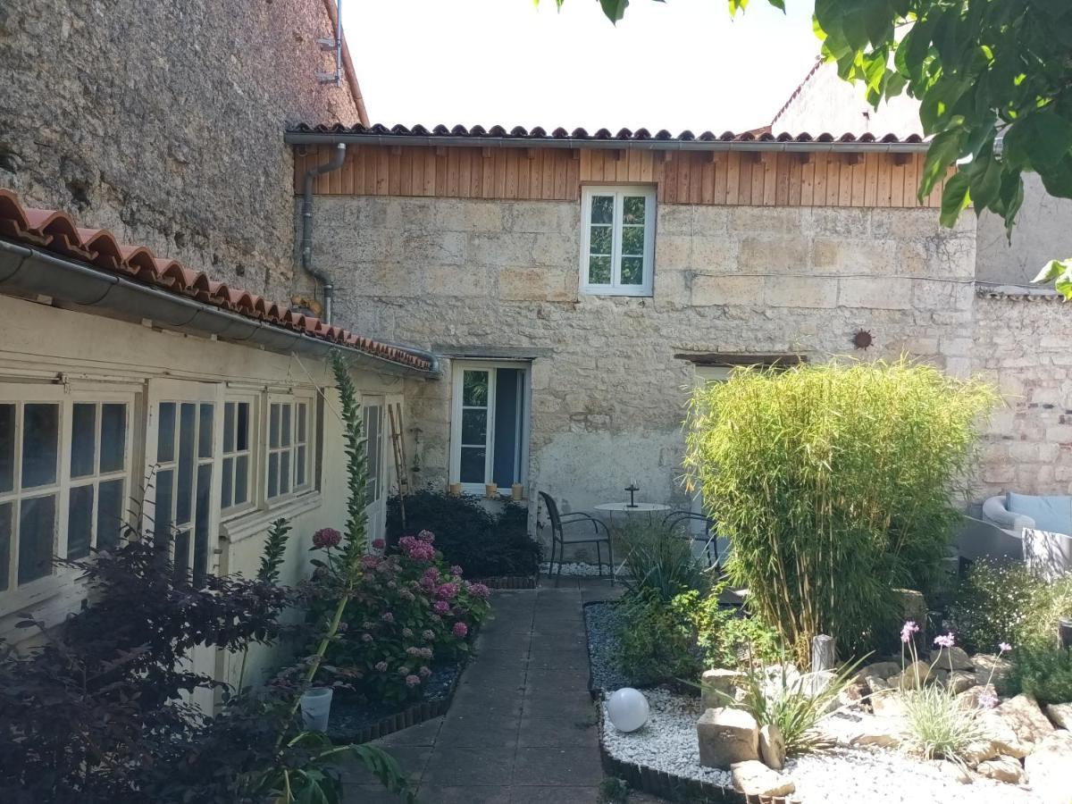 Apartament Le Petit Bois Niort Zewnętrze zdjęcie